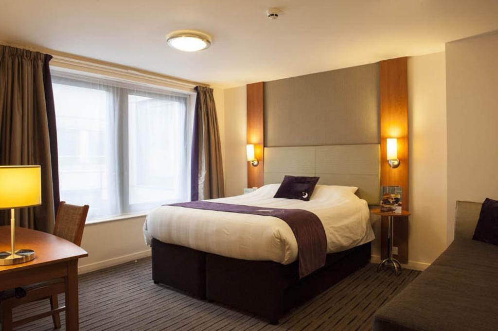 Premier Inn Wirral - Heswall Exterior foto