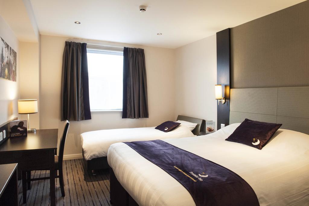 Premier Inn Wirral - Heswall Exterior foto
