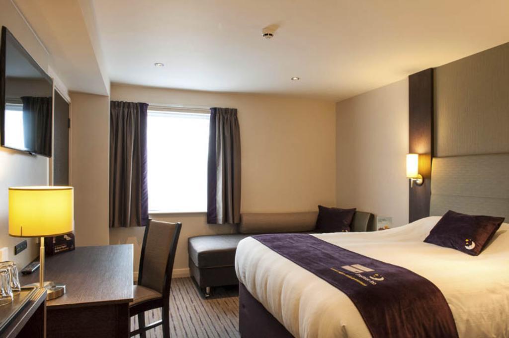 Premier Inn Wirral - Heswall Exterior foto