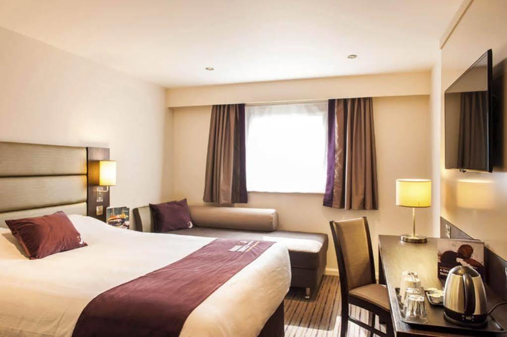 Premier Inn Wirral - Heswall Exterior foto